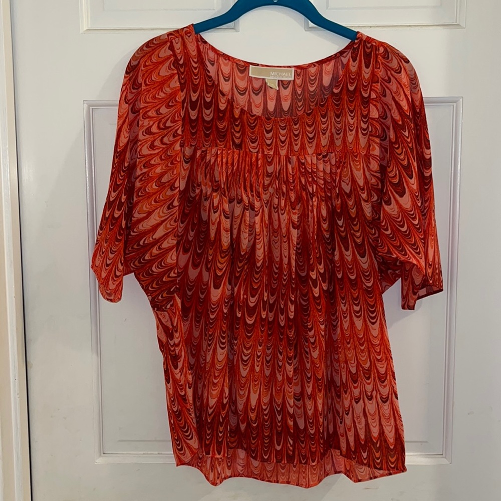 Red short sleeve shirt